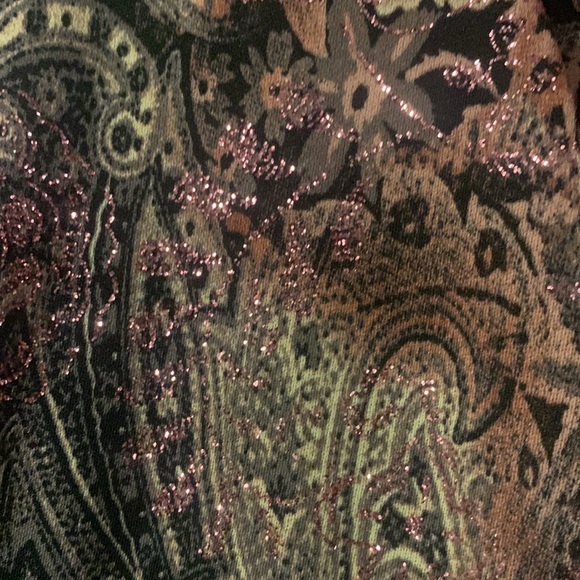 EUC Pink sparkly plus size top❤️ - Picture 3 of 8